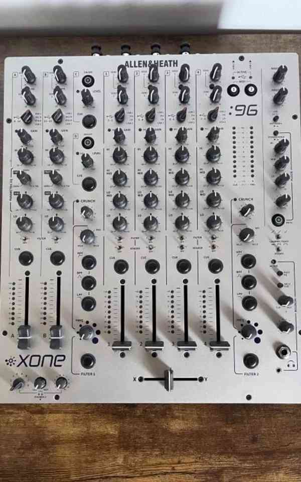 Nové PLAYdifferently MODEL 1, Allen & Heath XONE 96 DJ Mixer - foto 6