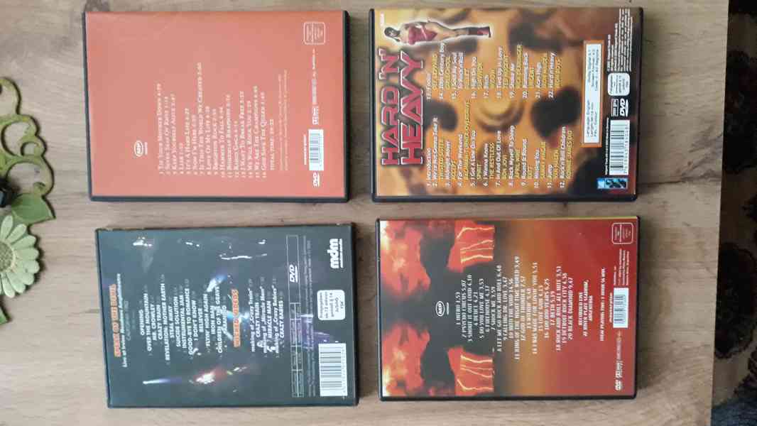 Prodám 4 DVD skupin KISS, OZZY, QUEEN a Metal výběr. - foto 2