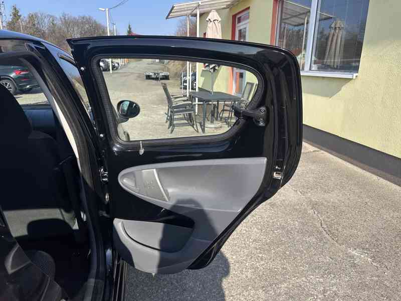 Toyota Aygo 1.0i 50kW/Klima/118tisKM - foto 20