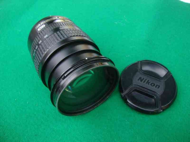 Objektiv NIKON NIKKOR DX AF-S 18-70 mm f3,5-4,5 G ED pěkný - foto 2