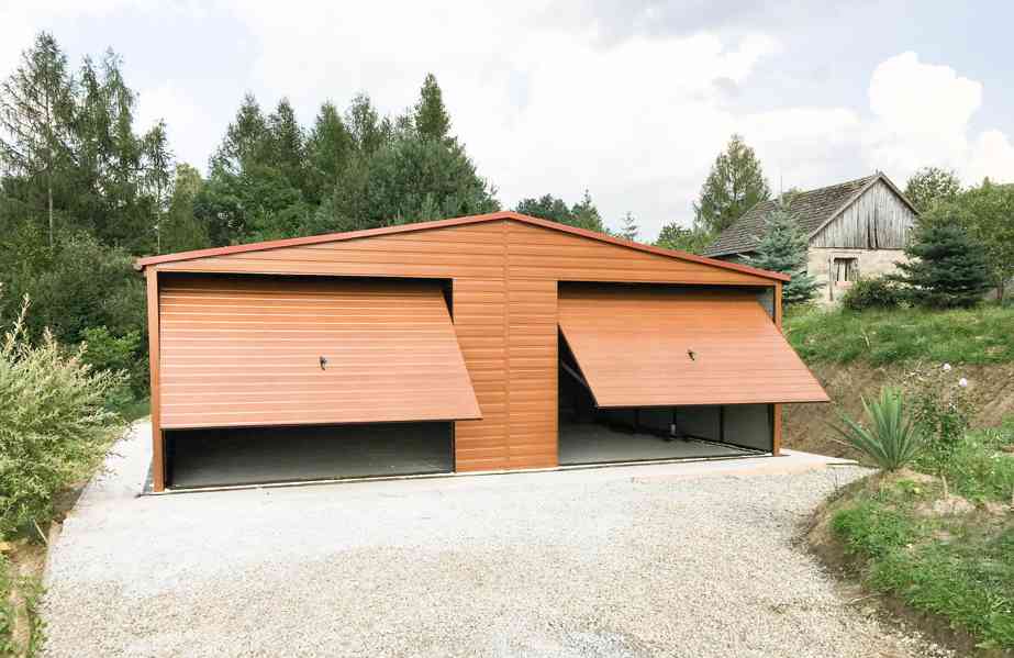 Plechova garáž 7,5x6m - 2x výklopná vrata - zlatý dub TS881 - foto 3