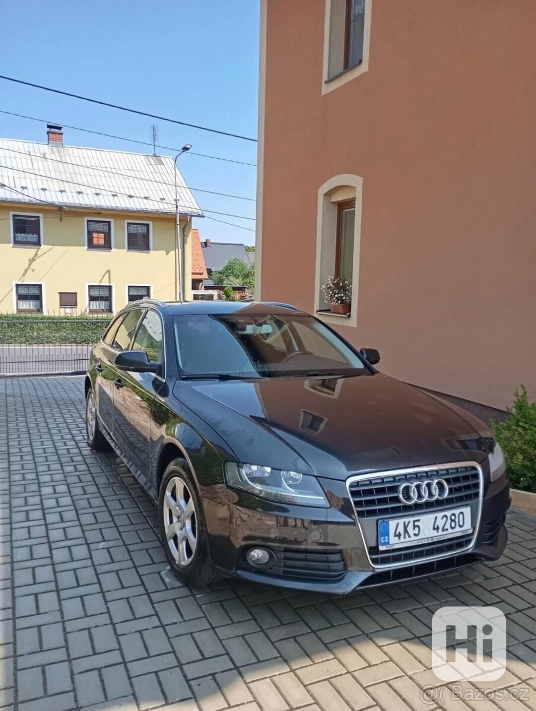 Audi A4 B 8 - foto 1