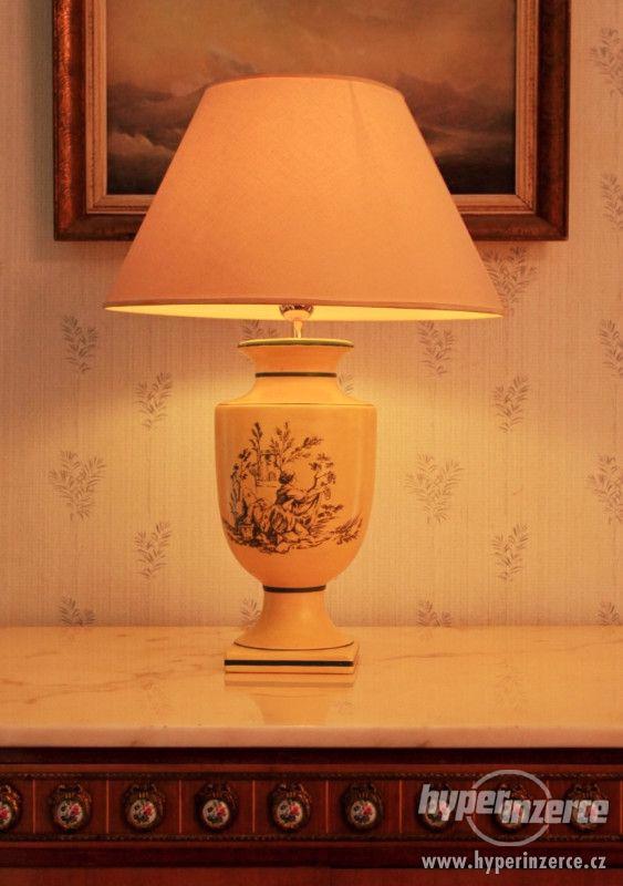 Velká stolní lampa s jemnou malobou - foto 1