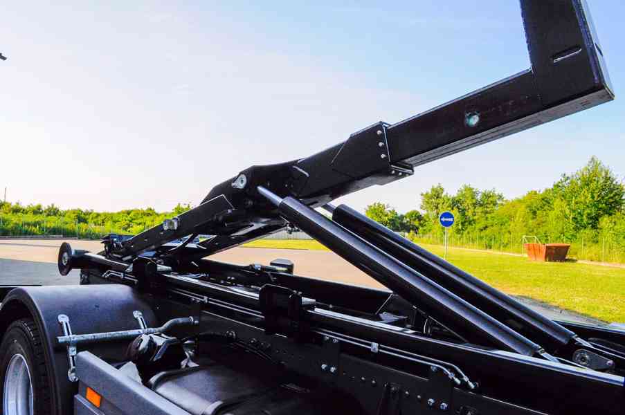 MERCEDES ATEGO 1218 NOVÝ HÁKOVÝ NOSIČ KONTEJNERŮ EURO5 - foto 82