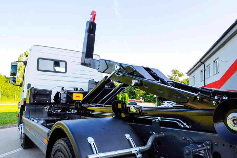 MERCEDES ATEGO 1218 NOVÝ HÁKOVÝ NOSIČ KONTEJNERŮ EURO5 - foto 84