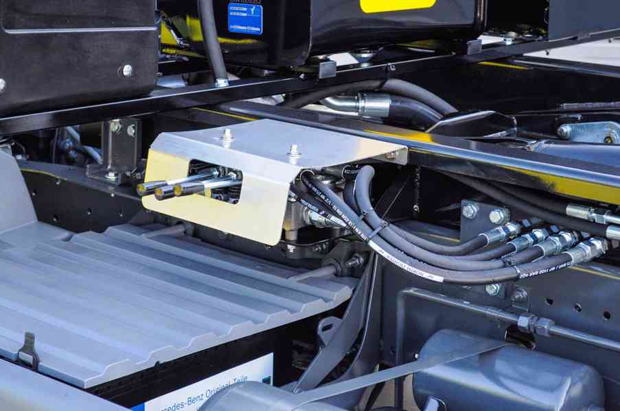 MERCEDES ATEGO 1218 NOVÝ HÁKOVÝ NOSIČ KONTEJNERŮ EURO5 - foto 33