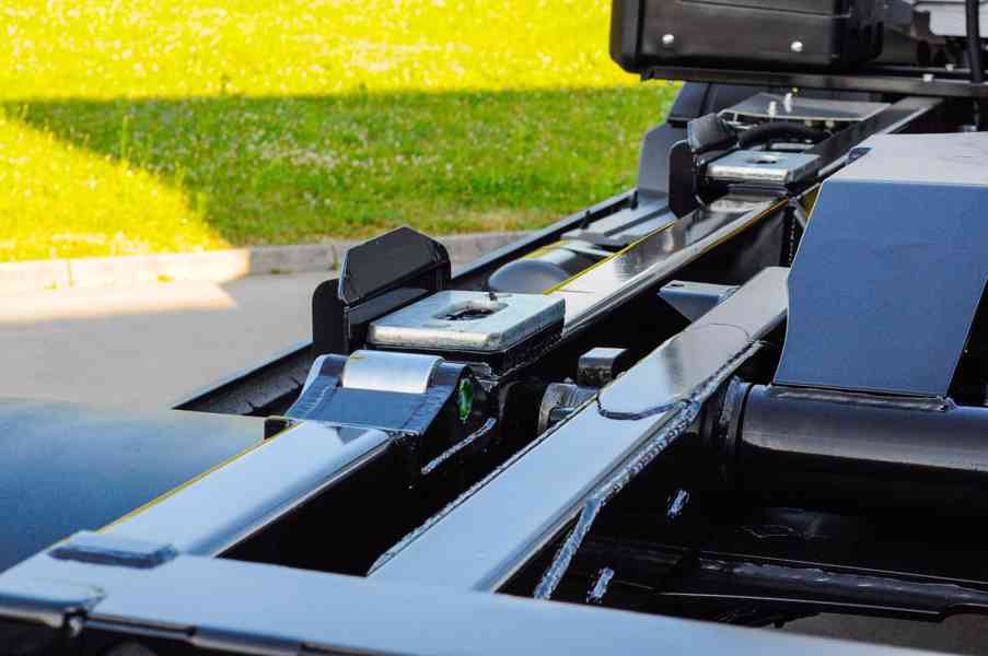 MERCEDES ATEGO 1218 NOVÝ HÁKOVÝ NOSIČ KONTEJNERŮ EURO5 - foto 24