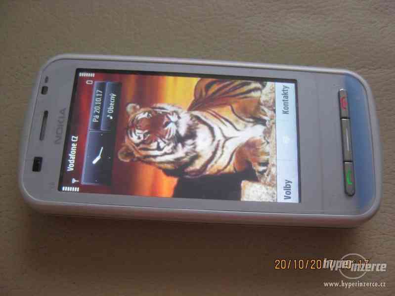 Nokia C6-00 - dotykový telefon s QWERTY klávesnicí TOP stav - foto 2
