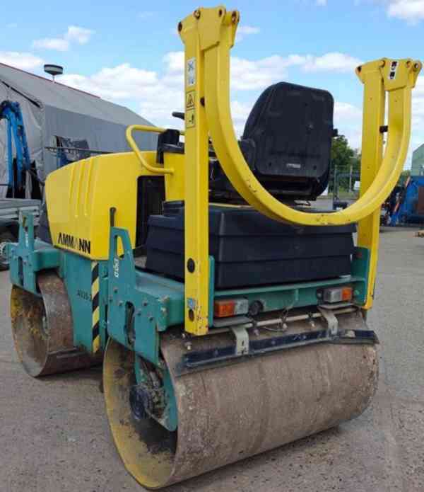2.6t/1.24m válec tandem Ammann AV26 - foto 3