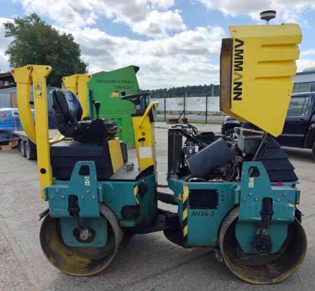 2.6t/1.24m válec tandem Ammann AV26 - foto 2