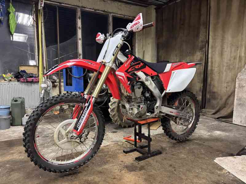 Honda CRF 250R - foto 6