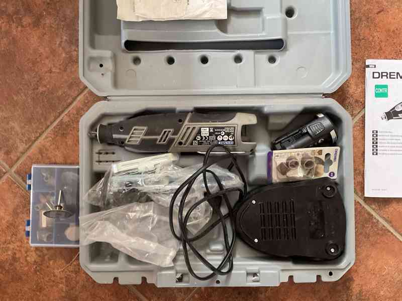Dremel  8200 mikronářadí kompletní - foto 3