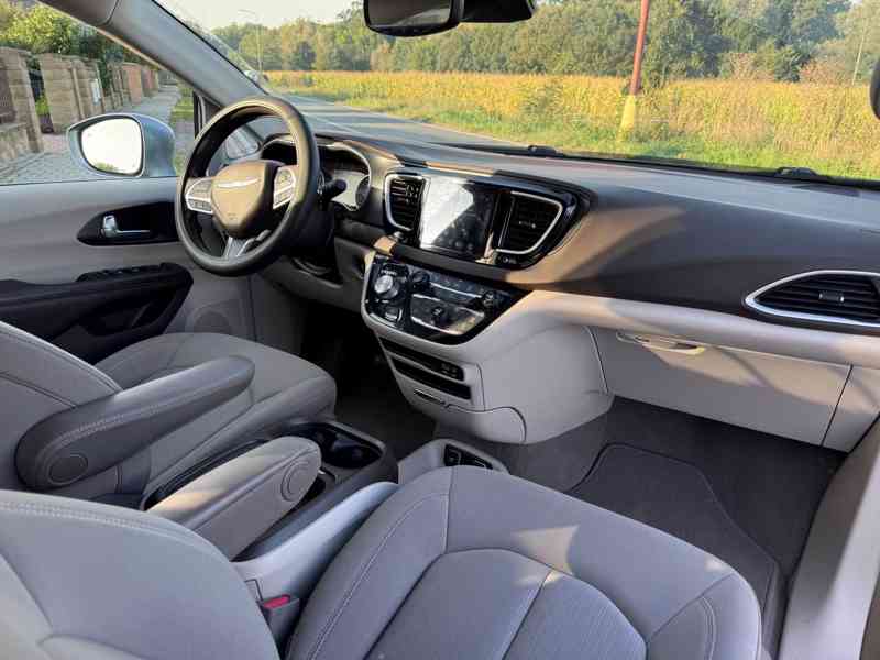 Chrysler Pacifica 3,6 RU Čocka Adapttemp 2020 - foto 11
