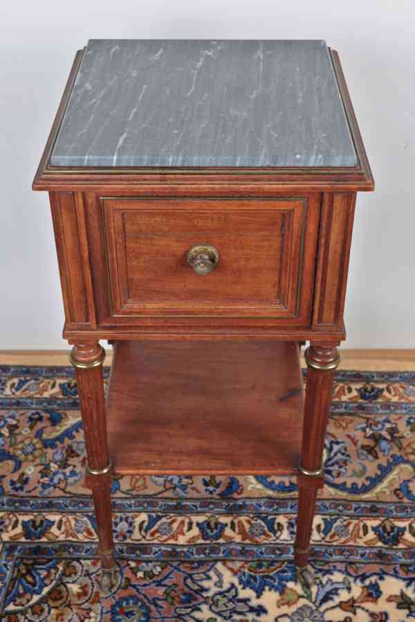 Noční stolek / komodka ve stylu Ludvíka XVI - foto 2