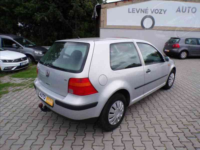 Volkswagen Golf 1,6 SR AUTOMAT,TAŽNÉ ZAŘ.-Hned odjíždíte - foto 4