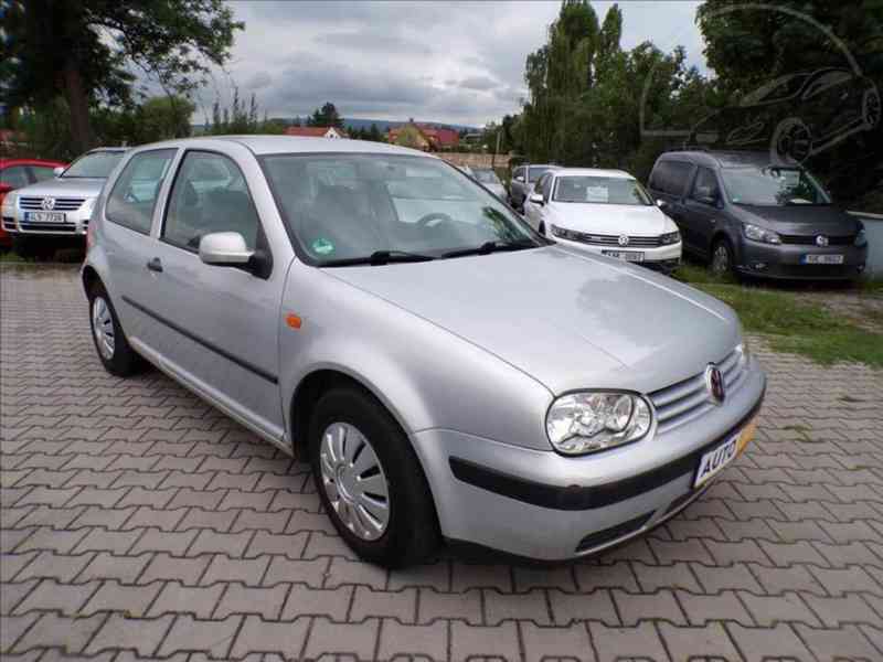 Volkswagen Golf 1,6 SR AUTOMAT,TAŽNÉ ZAŘ.-Hned odjíždíte - foto 1