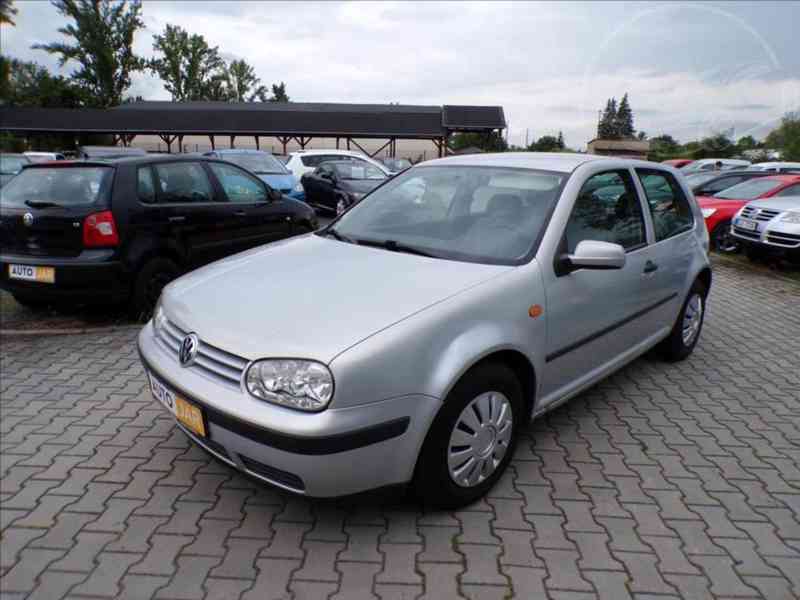 Volkswagen Golf 1,6 SR AUTOMAT,TAŽNÉ ZAŘ.-Hned odjíždíte - foto 2