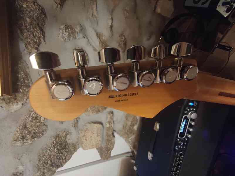 Profesionální kytarové vybavení - foto 3