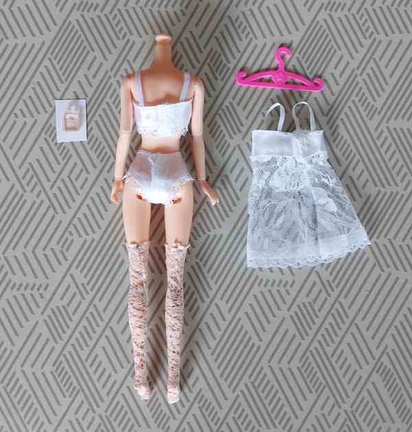 NOVÉ! Set pro panenku Barbie, noční s punčochami, parfém - foto 5