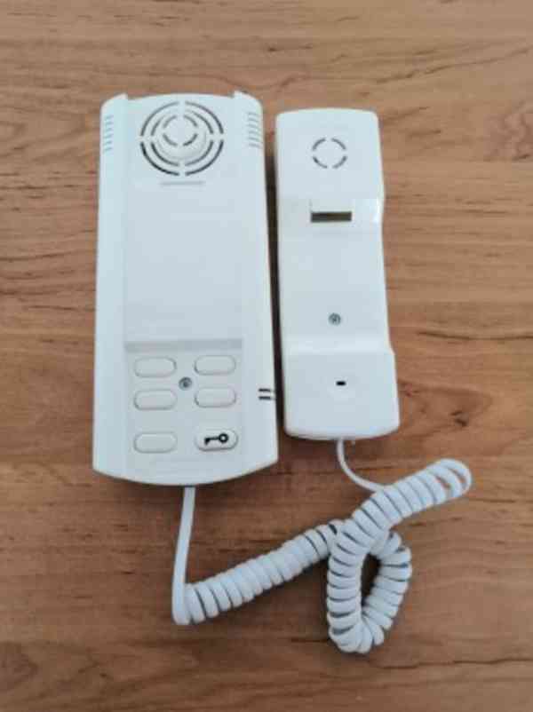domácí telefon - foto 2