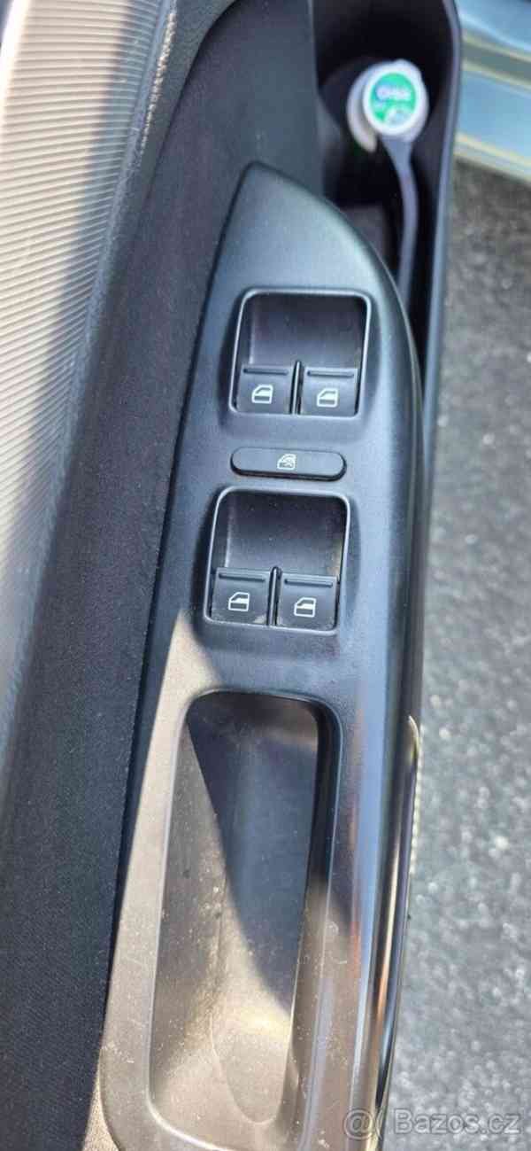 Škoda Octavia 2,0 - foto 14