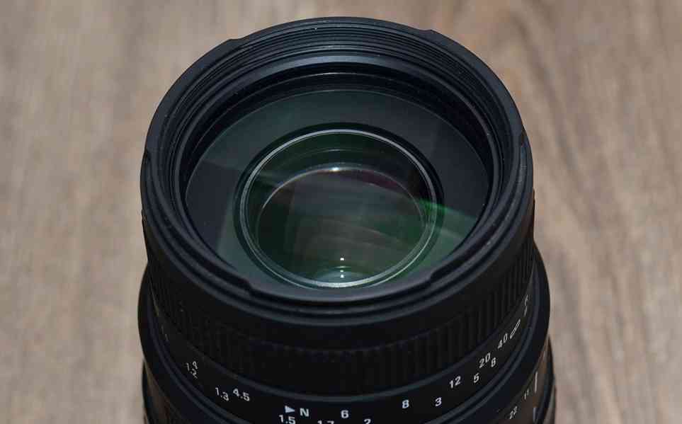 pro Canon - Sigma DG 70-300mm 1:4-5.6 MACRO - foto 3