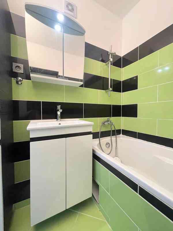 Pronájem bytu 2+kk o velikosti 43 m2 ve Cvikově. - foto 2
