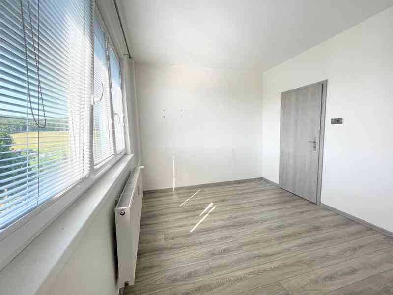 Pronájem bytu 2+kk o velikosti 43 m2 ve Cvikově. - foto 5