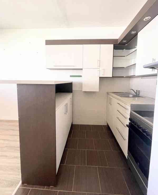 Pronájem bytu 2+kk o velikosti 43 m2 ve Cvikově. - foto 4
