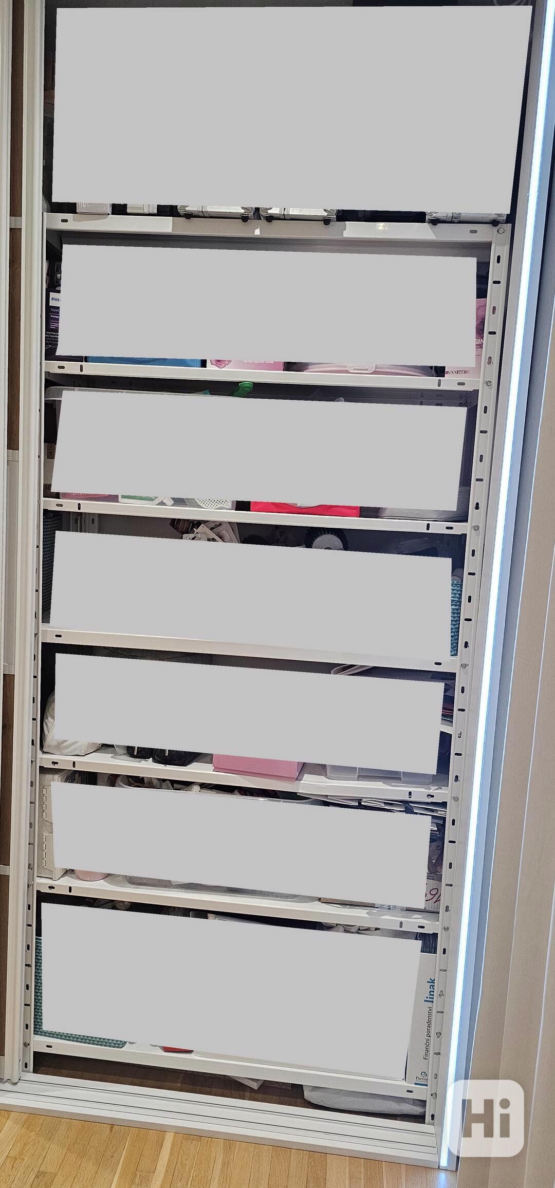 Kovové regály - bílé - foto 1