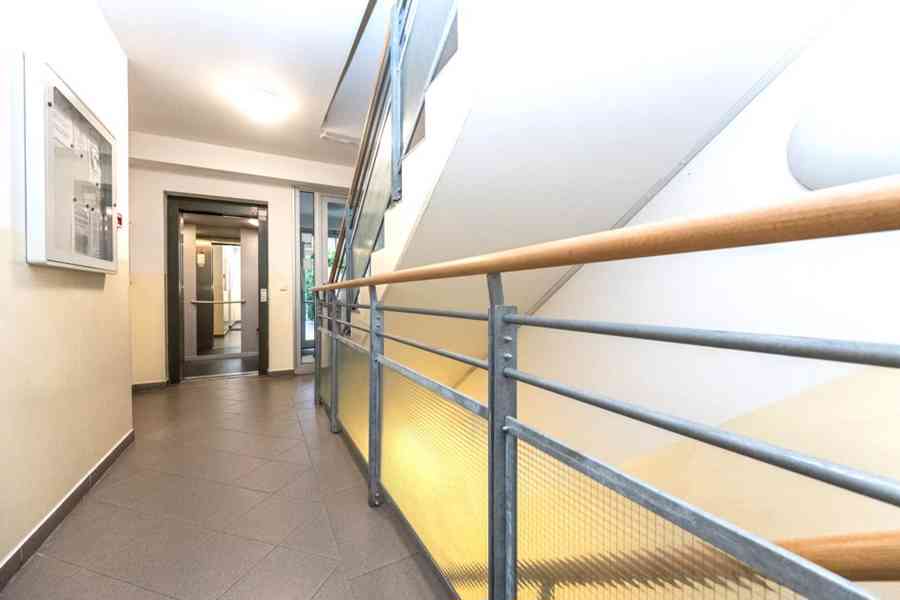 Flat 1+kk with terrace, garden, parking and cellar for sale - foto 9