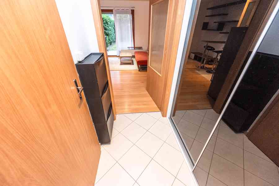 Flat 1+kk with terrace, garden, parking and cellar for sale - foto 7