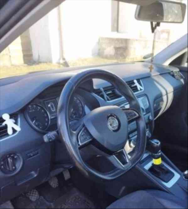 Škoda Octavia 1,6 III - foto 4