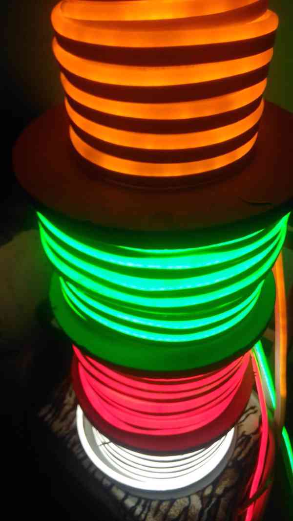 LED neonové pásy, voděodolné - foto 6