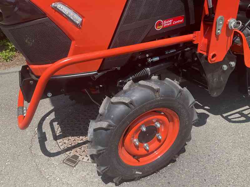 Traktor s čelním nakladačem CR2601X - foto 4