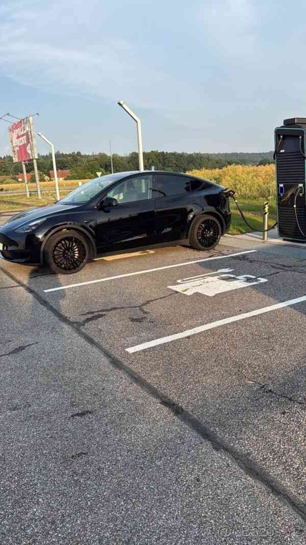 Tesla Model Y - foto 2
