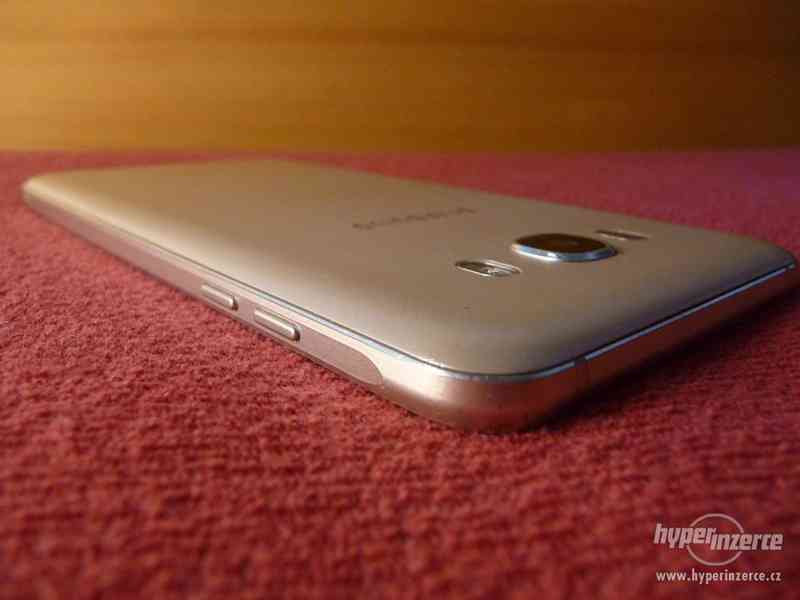 Samsung Galaxy J7 2016 (J710) - Gold - foto 5