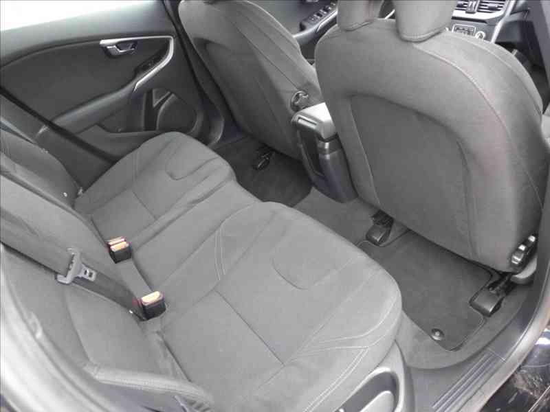 Volvo V40 1,6 D2 DIGI AC KAMERA SERVIS - foto 9