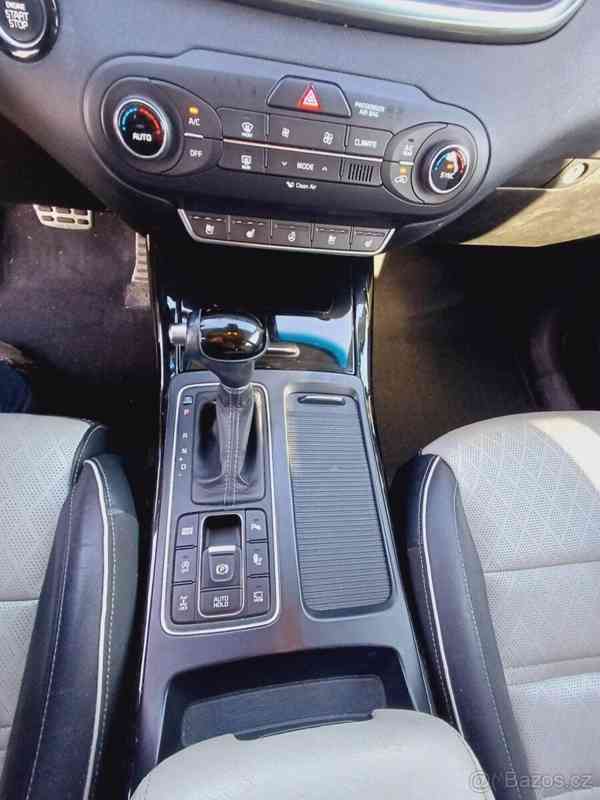 Kia Sorento 2,2 crdi; 7 míst - foto 11