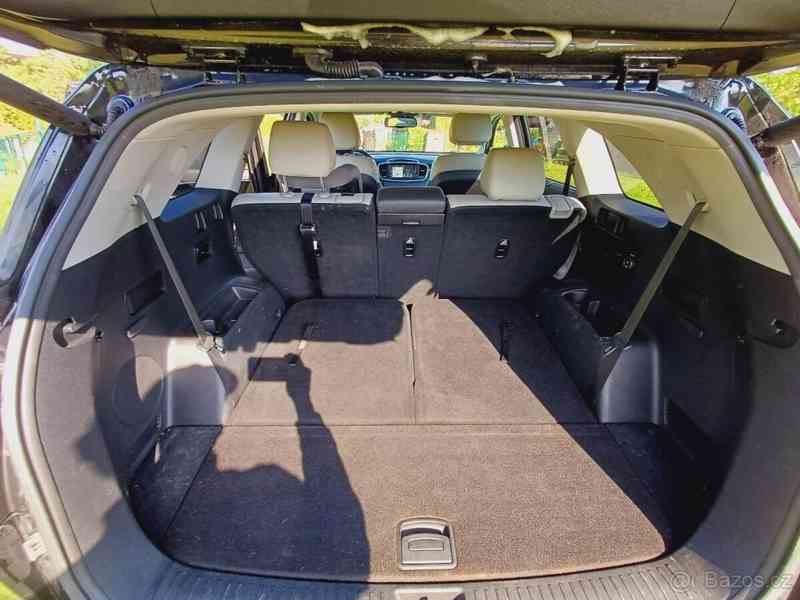 Kia Sorento 2,2 crdi; 7 míst - foto 3
