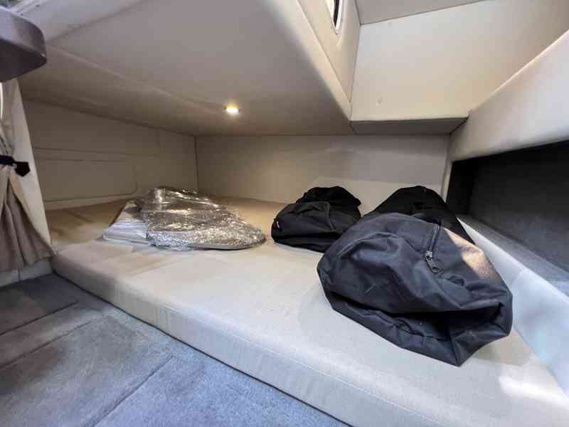 BAYLINER Ciera 8 + MERCRUISER 6.2l V8 MPI 350ps DTS BRAVO II - foto 33