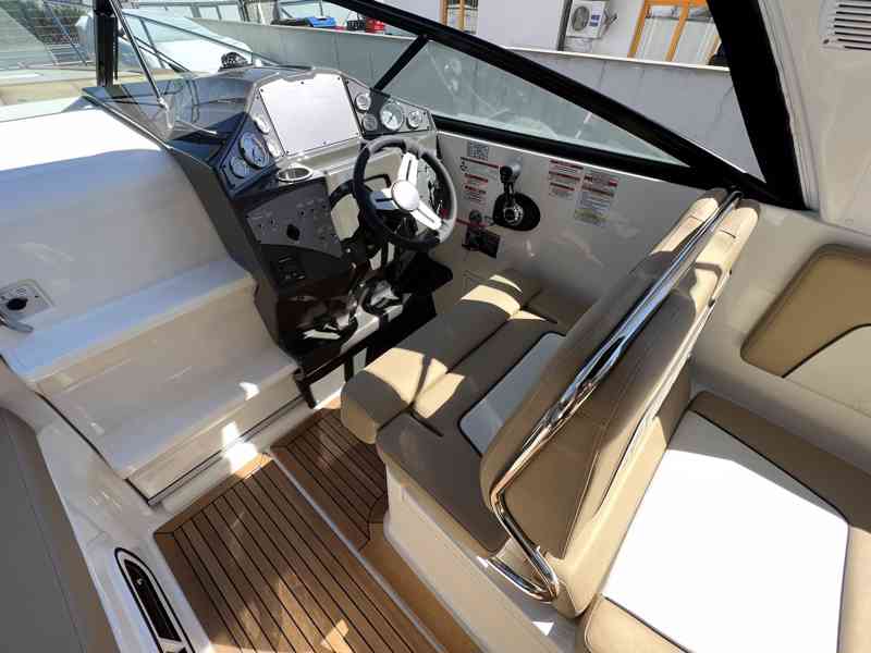 BAYLINER Ciera 8 + MERCRUISER 6.2l V8 MPI 350ps DTS BRAVO II - foto 8
