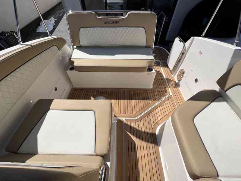 BAYLINER Ciera 8 + MERCRUISER 6.2l V8 MPI 350ps DTS BRAVO II - foto 23