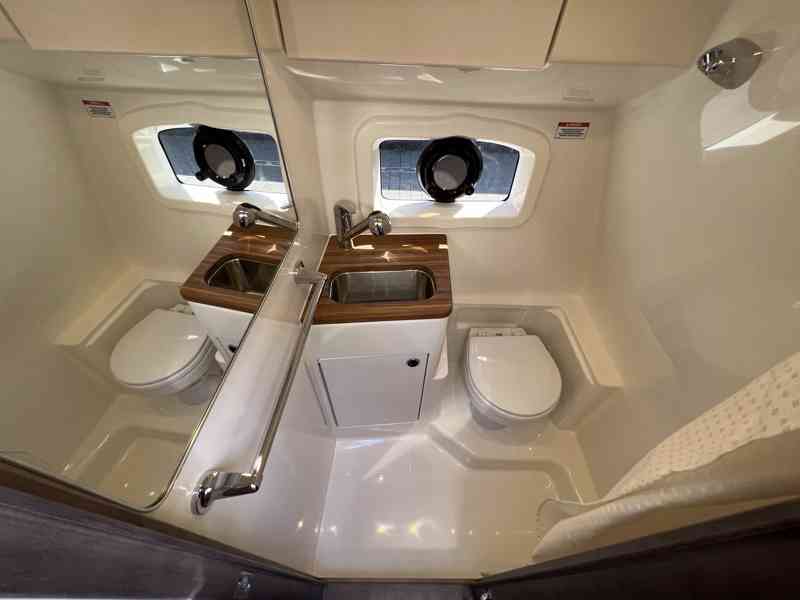 BAYLINER Ciera 8 + MERCRUISER 6.2l V8 MPI 350ps DTS BRAVO II - foto 20