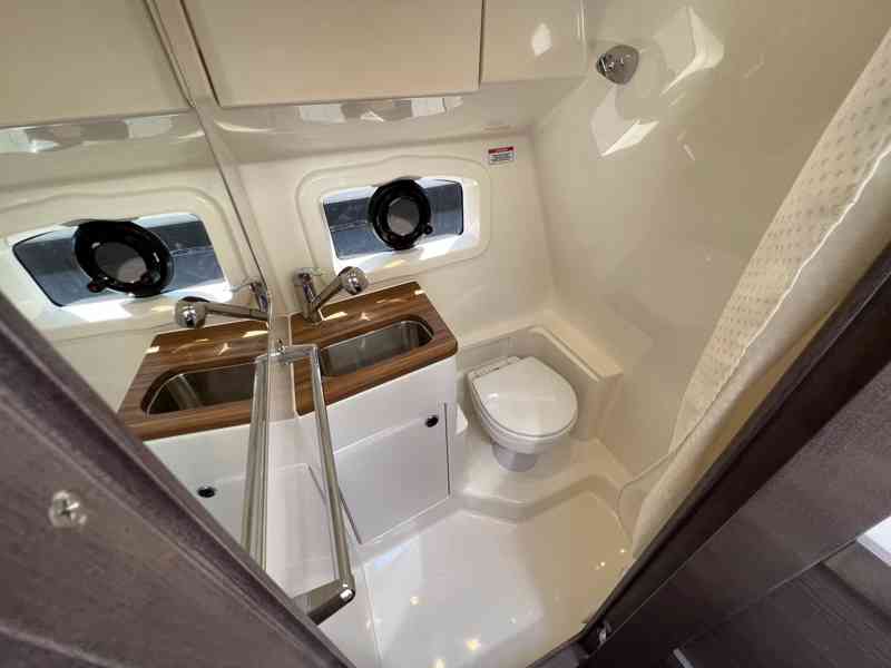 BAYLINER Ciera 8 + MERCRUISER 6.2l V8 MPI 350ps DTS BRAVO II - foto 34