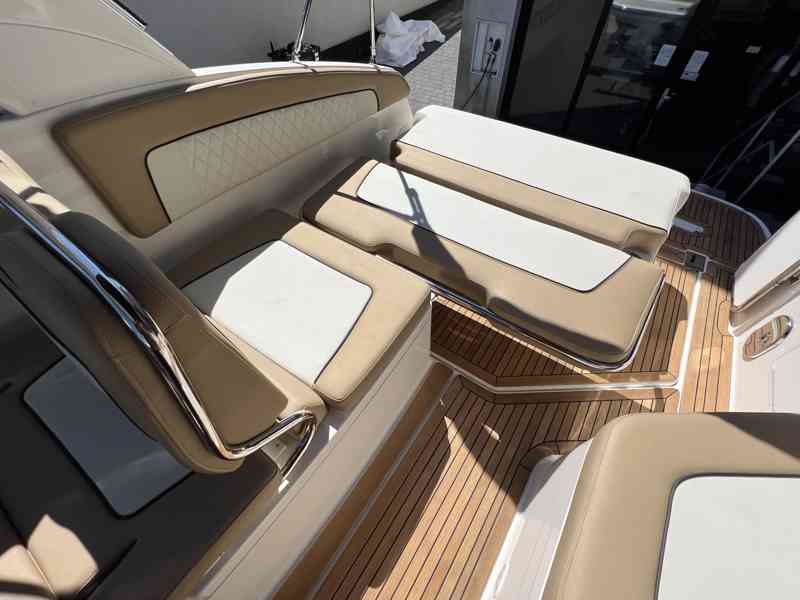 BAYLINER Ciera 8 + MERCRUISER 6.2l V8 MPI 350ps DTS BRAVO II - foto 10