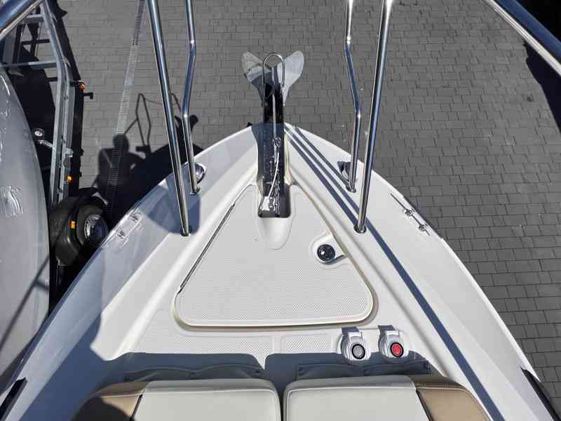BAYLINER Ciera 8 + MERCRUISER 6.2l V8 MPI 350ps DTS BRAVO II - foto 25