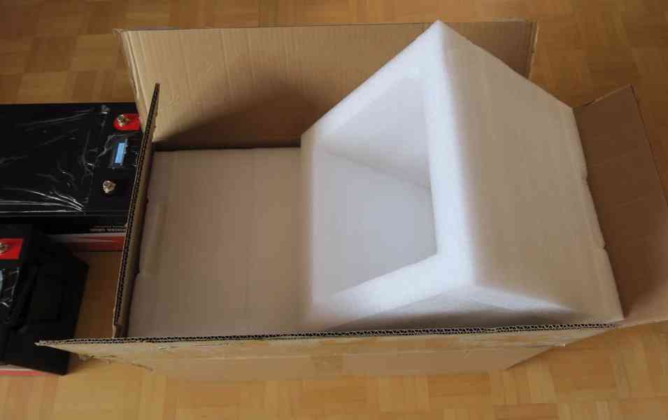 Lithiová baterie 12V - LiFePO4 - 300Ah, BMS s bluetooth  - foto 3