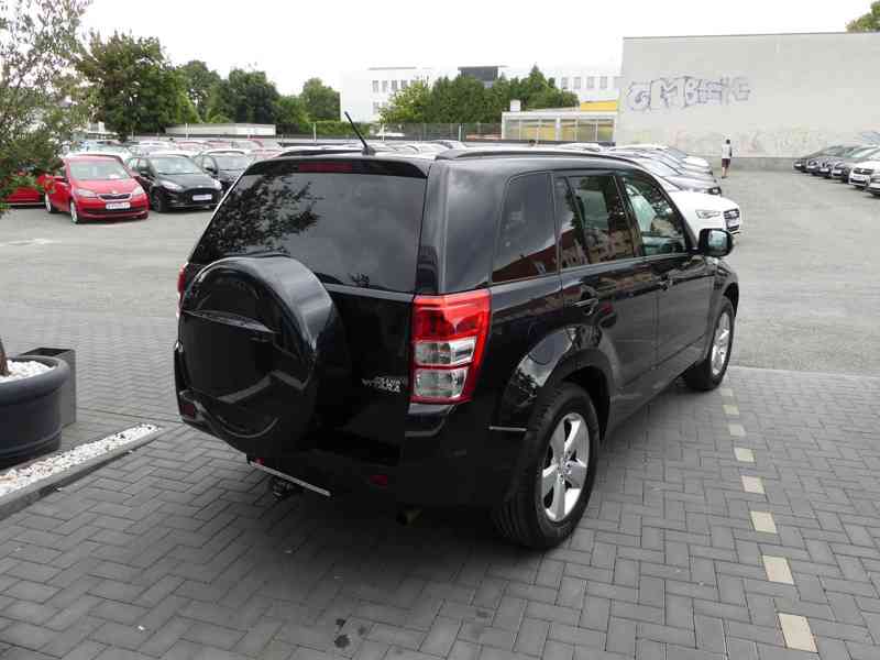 Suzuki Grand Vitara 2,4i Club benzín 124kw - foto 13