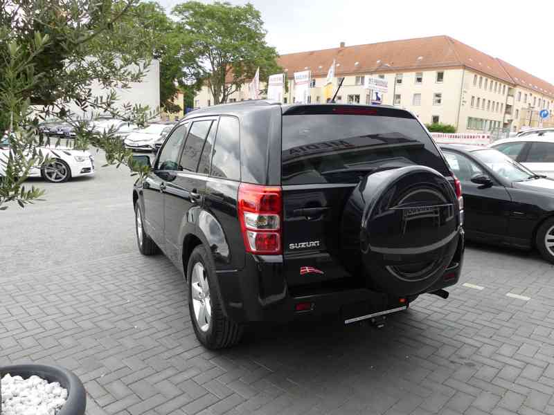 Suzuki Grand Vitara 2,4i Club benzín 124kw - foto 5